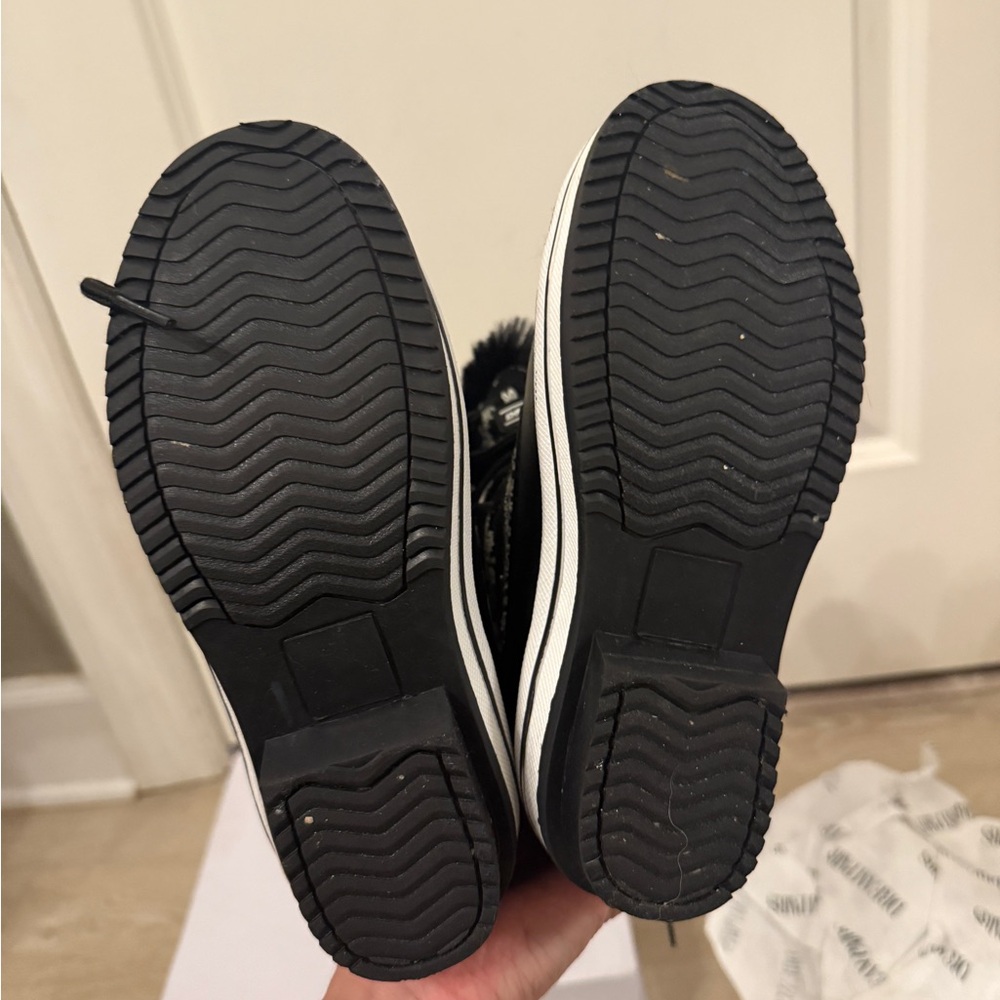 Dream Pairs Black and White Winter Boots - Picture 4 of 5